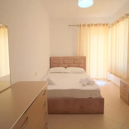 Romina's 2 * Σαράντα